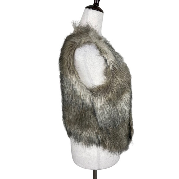 Me Jane Faux Fur Vest - Picture 4 of 9